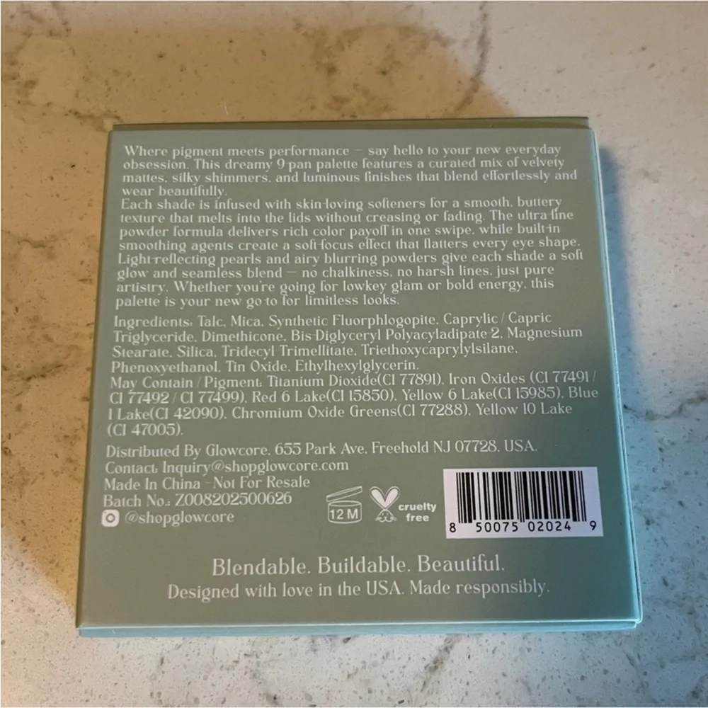 NWT Glow core Mystic Earth 9 Shades Eyeshadow Palette